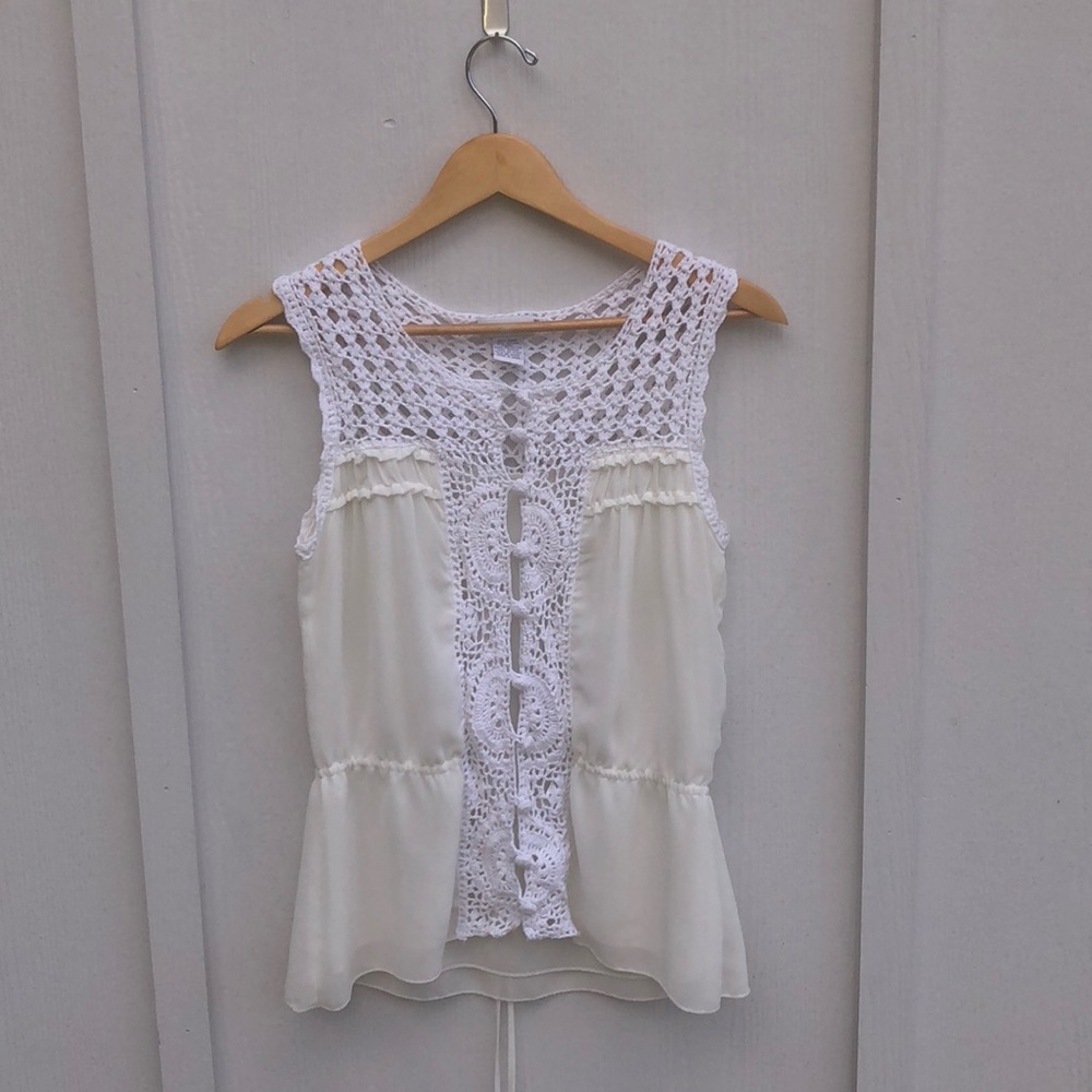 Pretty Charlotte Russe tank 🌺